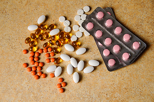 포토 JPG 해외이미지 모래 과학 백그라운드 컨셉 탁자 건강 병원 사람없음 치료 컬러풀 알약 약 고통 의사 흰색 바이러스 보호 약초 질병 약국 처방 테라피 복용 전염병 진통제 화학물질 항생제 해외포토 감정 컬러 가구 의학 뷰티 의료진 풀_식물 화학 파일형식 이미지허브