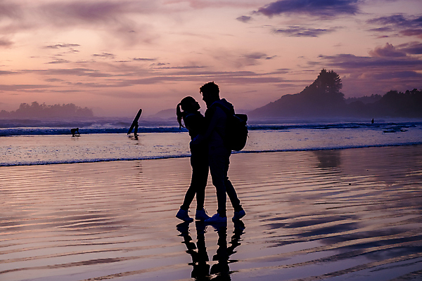 포토 JPG 해외이미지 전신 커플 여자 남자 실루엣 여행 포옹 휴가 성인 야외 두명 일몰 성인만 해외포토 관계 안기 촬영기법 사람 노을 파일형식 이미지허브