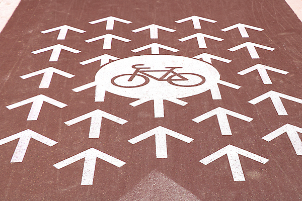 포토 JPG 해외이미지 라이프스타일 공원 도로 길 스포츠 백그라운드 교통시설 거리 안전 사람없음 야외 초록색 자전거 회색 흰색 도시 표지판 승차 오솔길 아스팔트 심볼 흔적 사인 생태계 순환 도로표지판 루트 바이킹 방법 선로 해외포토 공공시설 컬러 교통 모션 알림판 생활 바이크 시설 파일형식 이미지허브