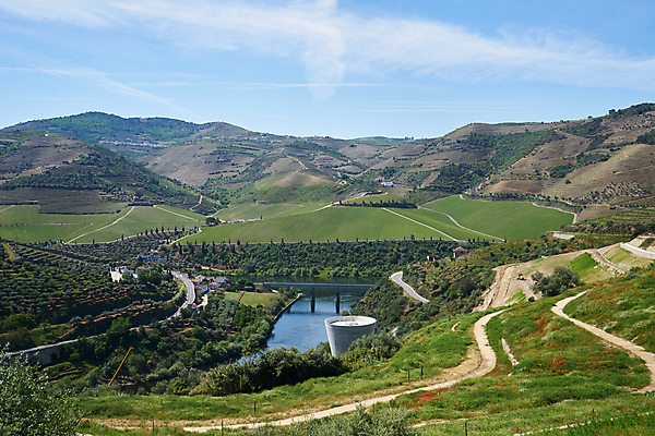 포토 JPG 해외이미지 나무 공원 유럽 산업 호수 벽 여행 건축양식 자연 휴가 산 사람없음 야외 물 강 계곡 힘 폭포 흐름 발전기 에너지 저수지 숲 댐 포르투갈 언덕 장면 수력발전 콘크리트 해외포토 자연요소 식물 공공시설 건축 나라 컨셉 발전소 발전 생태계 수력에너지 파일형식 이미지허브
