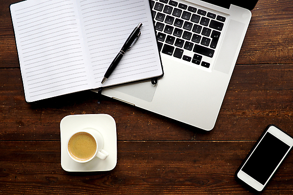 포토 JPG 해외이미지 커피 백그라운드 컨셉 비즈니스 탁자 모바일 주택 사람없음 노트북 스마트폰 컴퓨터 사무실 펜 우주 디지털 공책 공백 흰색 키보드 업무 작업실 정상 디자이너 책상 머리위 해외포토 직업 음료 컬러 가구 문구용품 건물 전자제품 핸드폰 스마트기기 필기구 작업 파일형식 이미지허브