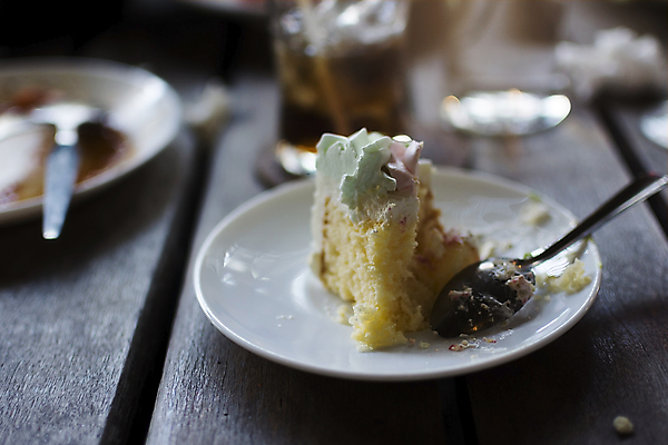 포토 JPG 해외이미지 전통 접시 음식 백그라운드 포크 탁자 디저트 주택 건강 사람없음 목재 장식 갈색 파티 케이크 주방 식당 초콜릿 식사 저녁식사 흰색 끝 달콤 맛 아침식사 먹기 점심식사 부스러기 핸드메이드 해외포토 나무 식기 컬러 가구 컨셉 재료 모션 이벤트 건물 상점 파일형식 이미지허브