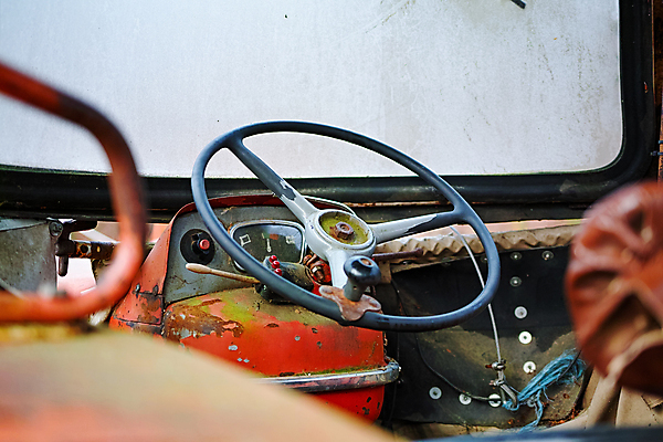 포토 JPG 해외이미지 산업 안경 도로 백그라운드 농업 공장 교통시설 자동차 버튼 열쇠 프레임 실내 사람없음 내부 빨간색 초록색 빛 농장 금속 힘 기계 장비 운전 수확 업무 판넬 바퀴 클래식 코드 복고 가스 트랙터 엔진 계기판 옛날 자동 제어 해외포토 잡화 길 육상교통 컬러 교통 컨셉 공업 모션 재질 작업 농기계 시설 특수차량 파일형식 이미지허브