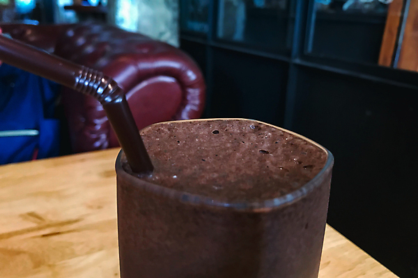 포토 JPG 해외이미지 음료 음식 백그라운드 유리 디저트 건강 사람없음 갈색 초콜릿 얼음 우유 추위 신선 달콤 맛 설탕 크림 상쾌 코코아 쉐이크 스무디 해외포토 자연요소 감정 컬러 컨셉 재질 유제품 파일형식 이미지허브