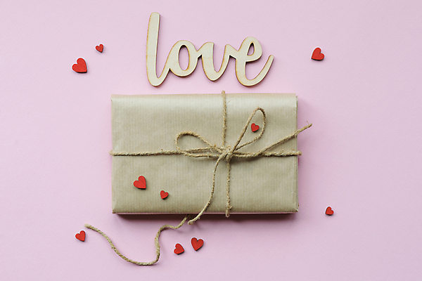 포토 JPG 해외이미지 디자인 여자 행복 리본 종이 분홍색 결혼 백그라운드 포장 엄마 넥타이 휴가 발렌타인데이 선물 사랑 이벤트 사람없음 장식 상자 갈색 우주 놀람 수확 덮개 하트 축하 인사 정상 만족 활 질감 복고 패키지 내추럴 2월 파스텔톤 핸드메이드 카피스페이스 해외포토 모양 잡화 감정 컬러 컨셉 농업 가족 데이이벤트 표정 사람 공백 뚜껑 예절 날짜 파일형식 이미지허브