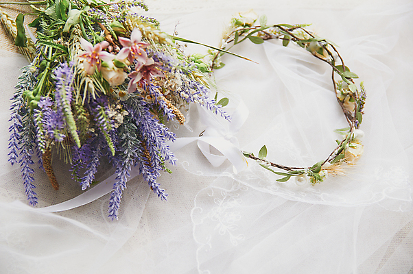 포토 JPG 해외이미지 꽃 결혼 사람없음 하이앵글 화관 로맨틱 스몰웨딩 해외포토 식물 뷰포인트 컨셉 이벤트 파일형식 이미지허브