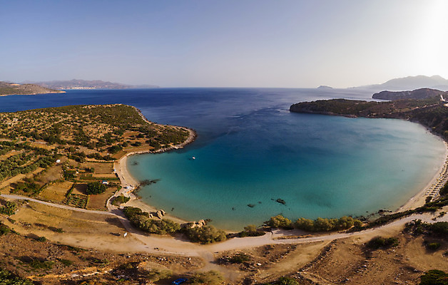 포토 JPG 해외이미지 모래 파도 바다 섬 여행 하늘색 자연 하늘 휴가 휴식 산 풍경 사람없음 햇빛 맑음 지중해 그리스 석호 해외포토 유럽 컨셉 날씨 파란색 태양 생태계 파일형식 이미지허브