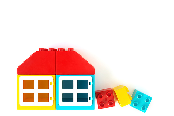 포토 JPG 해외이미지 모양 디자인 교육 어린이 백그라운드 컨셉 창문 학교 놀이 벽돌 주택 미술 사람없음 빨간색 파란색 컬러풀 장난감 노란색 쌓기 블록 유치원 게임 흰색 아기 작음 큼 플라스틱 큐브 오브젝트 흙더미 개발 멀티 엘리먼트 해외포토 컬러 모션 재질 문화예술 사람 건물 흙 크기 파일형식 더미 이미지허브