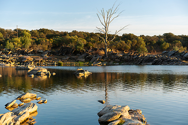 포토 JPG 해외이미지 나무 공원 호수 여행 백그라운드 자연 하늘 휴가 파노라마 사람없음 야외 목재 초록색 물 파란색 강 뷰티 반사 환경 계곡 봄 흐름 시골 개울 황무지 스페인 숲 포르투갈 장면 내추럴 수평선 해외포토 자연요소 식물 계절 공공시설 유럽 컬러 컨셉 재료 촬영기법 생태계 파일형식 이미지허브
