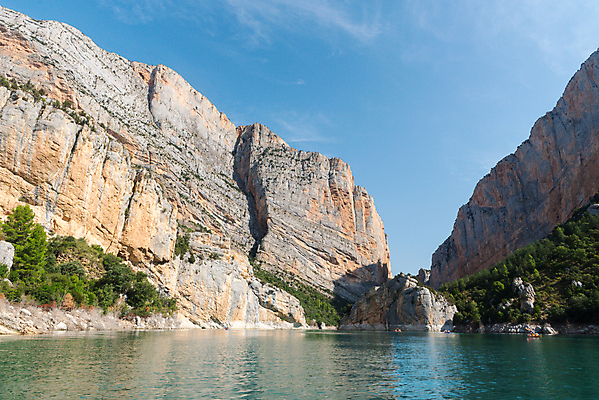 포토 JPG 해외이미지 디자인 공원 유럽 여행 백그라운드 자연 하늘 휴가 산 사람없음 야외 초록색 물 파란색 뷰티 환경 하이킹 스페인 숲 내추럴 석회암 절정 산맥 해외포토 자연요소 공공시설 나라 컬러 레저 암석 생태계 파일형식 이미지허브