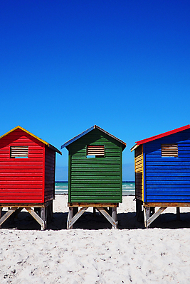 포토 JPG 해외이미지 모래 파도 바다 여행 건축양식 아프리카 하늘 휴가 주택 사람없음 야외 목재 빨간색 초록색 여름 파란색 모래사장 컬러풀 노란색 맑음 방 그리기 주름 오두막 망토 사물함 타운 남쪽 줄서기 해외포토 나무 계절 건축 나라 컬러 재료 모션 날씨 건물 도시 방향 파일형식 이미지허브