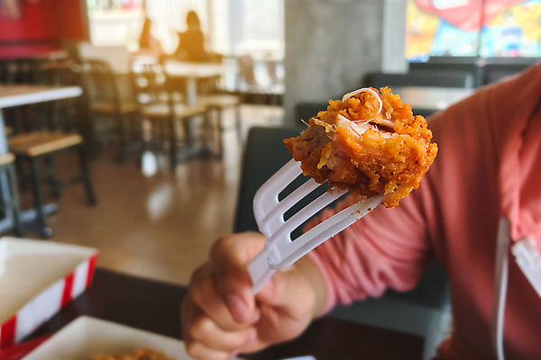 포토 JPG 해외이미지 접시 음식 다이어트 패스트푸드 파슬리 육류 요리 사람없음 컵 갈색 노란색 식당 식사 저녁식사 치킨 튀김 흰색 시골 신선 사발 시장 황금 맛 가슴 케첩 먹기 속도 팝콘 점심식사 빵가루 팝 해로움 핸드메이드 해외포토 식기 컬러 컨셉 채소 식재료 모션 건강 신체부위 상점 사기그릇 소스_음식 인스턴트 닭고기요리 파일형식 이미지허브