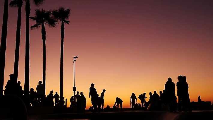 포토 JPG 해외이미지 라이프스타일 공원 실루엣 스포츠 포즈 백그라운드 거리 기술 사람 경사 소년 취미 사람없음 여름 점프 검은색 미국 일몰 스케이트 도시 스케이트보드 황금 도심 소프트포커스 역동적 캘리포니아 베네치아 태평양 스케이터 스케이트장 로스앤젤레스 고립 카피스페이스 해외포토 계절 공공시설 남자 어린이 스포츠용품 바다 컬러 컨셉 북아메리카 스포츠시설 모션 운동선수 촬영기법 생활 노을 이탈리아 공백 보드_스포츠 파일형식 이미지허브