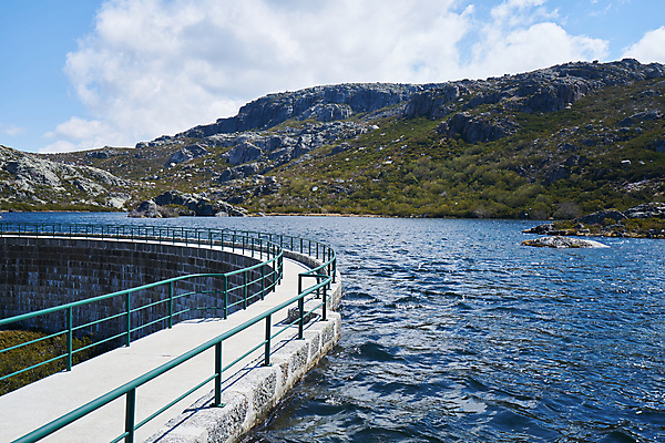 포토 JPG 해외이미지 공원 유럽 별 호수 여행 백그라운드 자연 산 파노라마 사람없음 야외 물 파란색 환경 저수지 포르투갈 순수 장면 석호 내추럴 전국 해외포토 자연요소 공공시설 나라 컬러 컨셉 촬영기법 생태계 파일형식 이미지허브