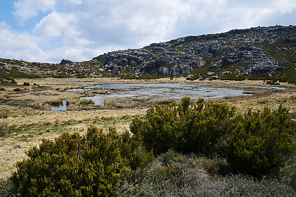 포토 JPG 해외이미지 공원 유럽 별 호수 여행 백그라운드 자연 산 파노라마 사람없음 야외 물 파란색 환경 하이킹 저수지 포르투갈 순수 장면 석호 내추럴 전국 해외포토 자연요소 공공시설 나라 컬러 컨셉 레저 촬영기법 생태계 파일형식 이미지허브