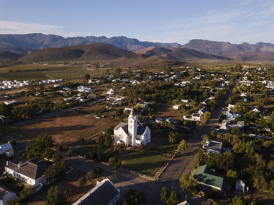 포토 JPG 해외이미지 여행 농업 건축양식 아프리카 아침 휴가 산 안테나 사람없음 건물 빛 뷰티 교회 마을 와인 계곡 그림 타운 남아프리카 드론 옛날 케이프타운 해외포토 주간 건축물 건축 나라 산업 통신 종교건축 주류 도시 남아프리카공화국 파일형식 이미지허브