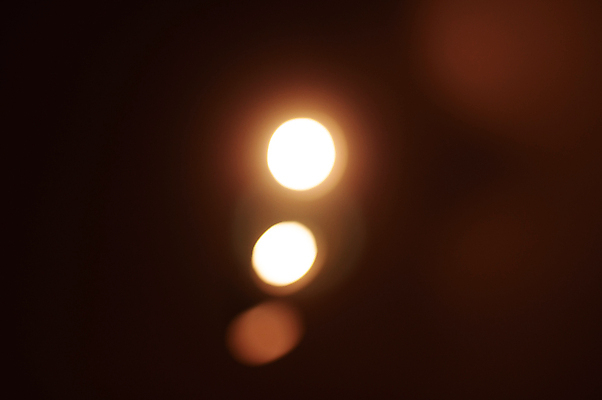 포토 JPG 해외이미지 라이프스타일 디자인 백그라운드 크리스마스 추상 휴가 불꽃 조명 거리 사람없음 야외 장식 파란색 빛 컬러풀 노란색 검은색 축제 어둠 흰색 도시 원형 황금 야간 소프트포커스 보케 타운 광 블러 화상 유흥 효과 해외포토 자연요소 도형 기념일 컬러 무늬 불 촬영기법 생활 상처 파일형식 이미지허브