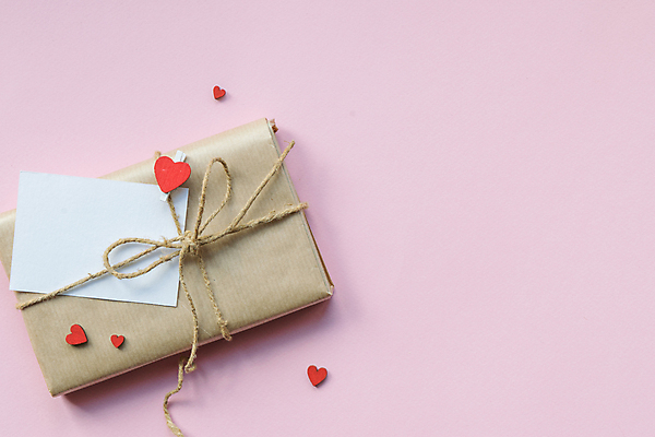 포토 JPG 해외이미지 종이 분홍색 프레임 사람없음 선물상자 하트 편지 목업 해외포토 모양 컬러 선물 상자 파일형식 이미지허브