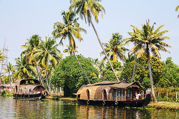 포토 JPG 해외이미지 나무 아시아 여행 교통시설 자연 휴가 주택 항해 손바닥 동양인 풍경 사람없음 야외 물 강 여행객 보트 크루즈 인도인 함선 수로 운하 코코넛 채널 케랄라주 해외포토 자연요소 외국인 식물 손 나라 교통 배_교통 과일 사람 인종 건물 인도_나라 시설 생태계 파일형식 이미지허브