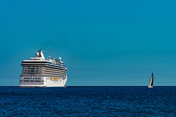 포토 JPG 해외이미지 주간 바다 항해 사람없음 야외 큼 유람선 크루즈 해외포토 자연요소 배_교통 크기 파일형식 이미지허브