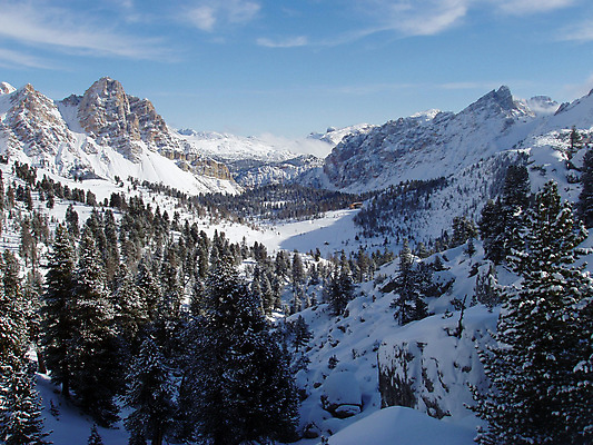 포토 JPG 해외이미지 산 풍경 사람없음 이탈리아 바위 점 정상 땅 알프스 영토 지역 산봉우리 산악지대 땅바닥 지리 산맥 해외포토 유럽 바닥 돌_바위 봉우리 파일형식 이미지허브