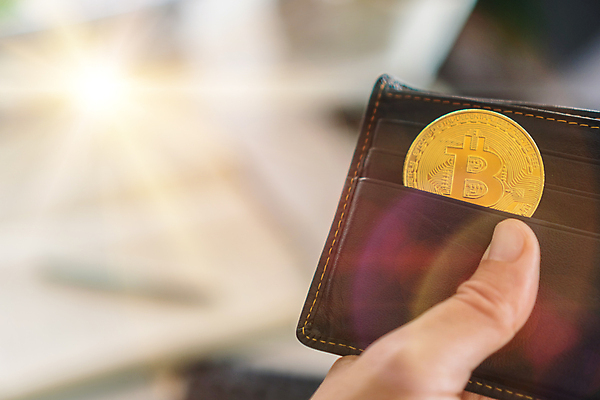 포토 JPG 해외이미지 손 컨셉 돈 비즈니스 사람 사람없음 금융 경제 쇼핑 컴퓨터 금속 디지털 동전 성장 잡기 지갑 시장 암호 주식 발굴 심볼 무역 투자 상업 가치 긴장 토막 유지 전자상거래 수입 가상 가상화폐 해외포토 감정 산업 모션 재질 신체부위 전자제품 재산 파일형식 이미지허브