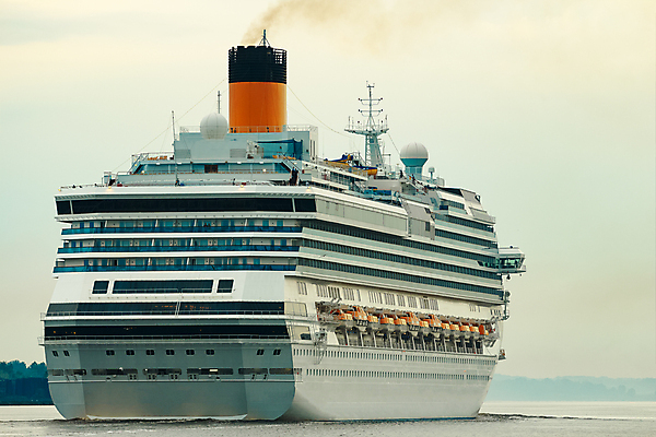 포토 JPG 해외이미지 주간 바다 항해 사람없음 야외 큼 유람선 크루즈 해외포토 자연요소 배_교통 크기 파일형식 이미지허브