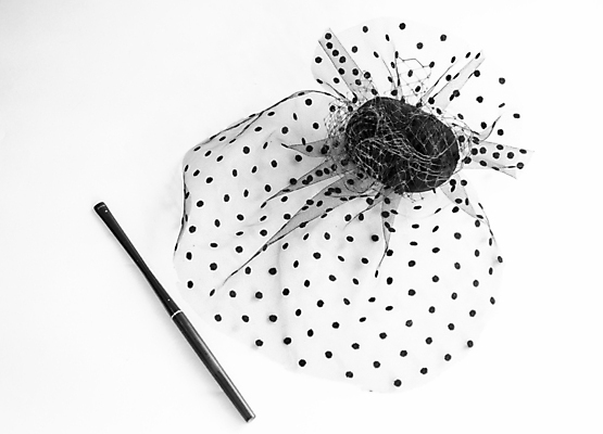 포토 JPG 해외이미지 캐릭터 헤어스타일 디자인 배너 드레스 여자 포스터 길 조각 장갑 컨셉 미술 20대 사람없음 장식 뷰티 유행 검은색 줄무늬 수확 흰색 머리띠 악단 바 신용카드 화려 고급 우아함 큼 보석 심볼 복고 엽서 구식 엘리먼트 스타일 해외포토 잡화 옷 음악 컬러 무늬 농업 장신구 문화예술 사람 청년 금융 크기 광석 편지 파일형식 이미지허브