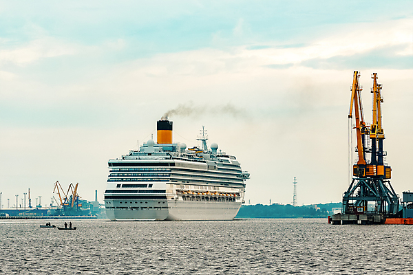 포토 JPG 해외이미지 주간 바다 항해 사람없음 야외 중장비 큼 유람선 크루즈 해외포토 자연요소 배_교통 산업장비 크기 파일형식 이미지허브