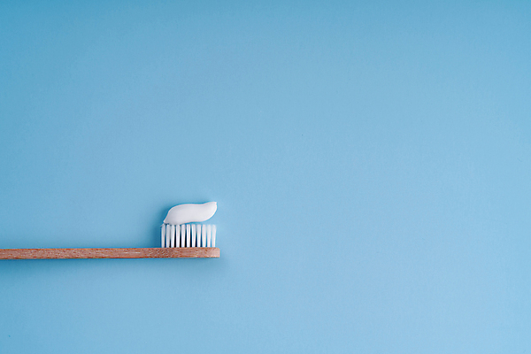 포토 JPG 해외이미지 사람없음 칫솔 에코 친환경 파란배경 에코라이프 위생관리 친환경제품 카피스페이스 대나무칫솔 다회용품 해외포토 라이프스타일 백그라운드 관리 파란색 위생용품 환경 공백 재활용품 파일형식 이미지허브