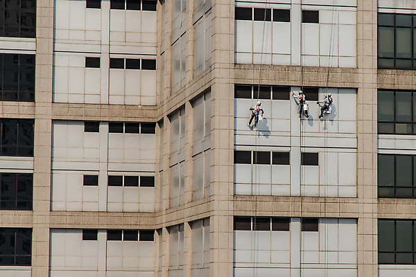 포토 JPG 해외이미지 직업 외관 남자 밧줄 백그라운드 건축양식 창문 유리 노동자 매달리기 안전 사람 사람없음 야외 건물 사무실 반사 믿음 탑 장비 업무 그룹 재산 수리 보호 위험 서비스 시설 보안 오르기 장면 광택 세탁기 유지 경영 잔물결 줄서기 해외포토 건축물 건축 감정 물결 줄 컨셉 비즈니스 모션 재질 금융 가전제품 작업 파일형식 이미지허브