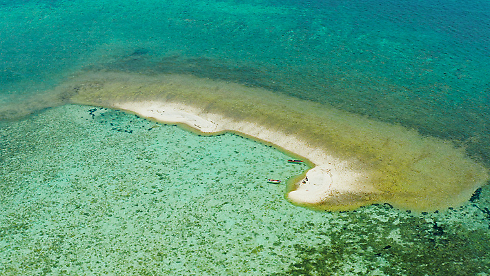 포토 JPG 해외이미지 나무 아시아 바다 섬 여행 자연 휴가 사람없음 야외 물 파란색 모래사장 맑음 만 휴양지 암초 석호 조감도 터키석 해외포토 자연요소 식물 나라 컬러 날씨 장소 보석 생태계 파일형식 이미지허브