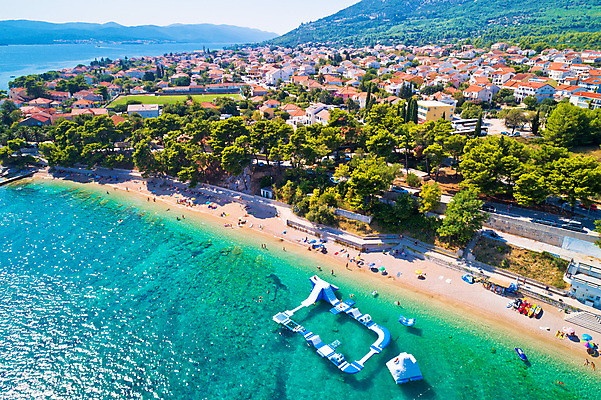 포토 JPG 해외이미지 유럽 바다 여행 밭 건축양식 휴가 거리 안테나 파노라마 사람없음 초록색 물 파란색 교회 여행객 마을 항구 골짜기 만 역사 지중해 정사각형 지역 타운 크로아티아 다도해 달마시안 두브로브니크 터키석 해외포토 자연요소 도형 건축 나라 컬러 농업 통신 종교건축 교통시설 자연 촬영기법 사람 건물 도시 개 보석 파일형식 이미지허브