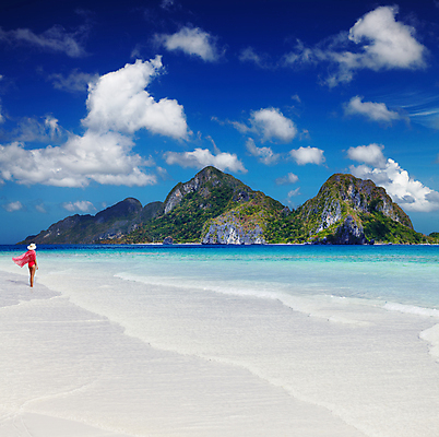 포토 JPG 해외이미지 여자 모래 바다 섬 여행 자연 하늘 휴가 휴식 산 사람 사람없음 야외 빨간색 물 파란색 맑음 만 휴양지 다도해 이국적 터키석 파라다이스 해외포토 자연요소 컬러 컨셉 날씨 장소 보석 생태계 파일형식 이미지허브
