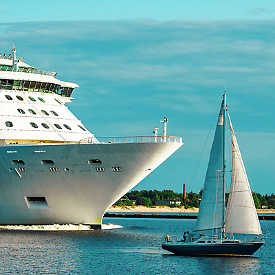 포토 JPG 해외이미지 주간 바다 요트 항해 사람 여러명 야외 큼 유람선 크루즈 해외포토 자연요소 다수 배_교통 크기 파일형식 이미지허브