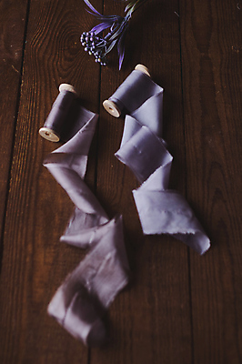 포토 JPG 해외이미지 디자인 배너 꽃 리본 선 밧줄 조각 결혼 백그라운드 패턴 휴가 나선형 선물 사람없음 장식 빛 유행 보라색 축제 수확 덮개 시골 축하 직물 화려 우아함 실크 제비꽃 심볼 질감 땀 롤 테이프 실타래 스트랩 엘리먼트 스타일 해외포토 레이스천 식물 줄 컬러 컨셉 무늬 농업 문구용품 이벤트 뚜껑 파일형식 이미지허브