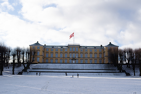 포토 JPG 해외이미지 나무 라이프스타일 계절 공원 유럽 길 여행 겨울 자연 눈사람 하늘 날씨 휴가 덴마크 사람 풍경 성인 사람없음 야외 파란색 뷰티 걷기 정원 맑음 얼음 산책 궁전 흰색 숲 내추럴 옛날 눈내림 해외포토 자연요소 식물 공공시설 나라 컬러 고건축 모션 휴식 눈_날씨 북유럽 생활 생태계 파일형식 이미지허브