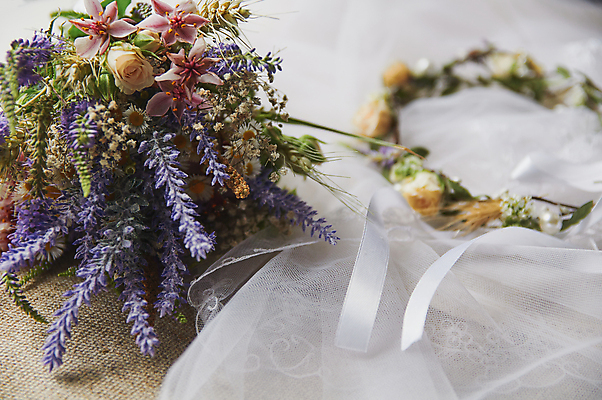 포토 JPG 해외이미지 꽃 리본 부케 결혼 사람없음 화관 로맨틱 소프트포커스 스몰웨딩 해외포토 식물 꽃다발 컨셉 촬영기법 이벤트 파일형식 이미지허브