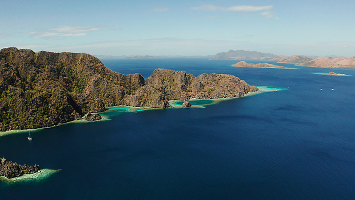 포토 JPG 해외이미지 나무 아시아 모래 바다 섬 여행 자연 휴가 휴식 풍경 사람없음 야외 초록색 물 여름 파란색 모래사장 맑음 흰색 만 보트 오세아니아 산호 크리스탈 암초 석호 이국적 조감도 터키석 파라다이스 해외포토 자연요소 식물 계절 나라 컬러 컨셉 배_교통 날씨 자포동물 광석 보석 생태계 파일형식 이미지허브