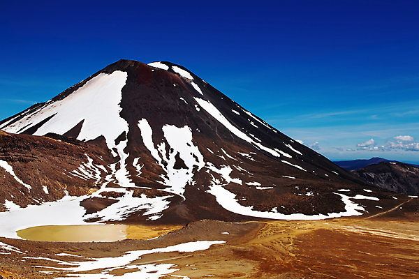포토 JPG 해외이미지 공원 호수 자연 하늘 새로움 산 파노라마 사람없음 등산 트래킹 하이킹 황무지 폭발 화산 오르기 암초 분화구 용암 통과 산악지대 건너기 전국 절정 지진 해외포토 공공시설 컨셉 모션 레저 촬영기법 자연재해 생태계 파일형식 이미지허브