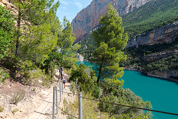 포토 JPG 해외이미지 디자인 공원 유럽 여행 백그라운드 자연 하늘 휴가 산 사람없음 야외 초록색 물 파란색 뷰티 환경 하이킹 스페인 숲 내추럴 석회암 절정 산맥 해외포토 자연요소 공공시설 나라 컬러 레저 암석 생태계 파일형식 이미지허브