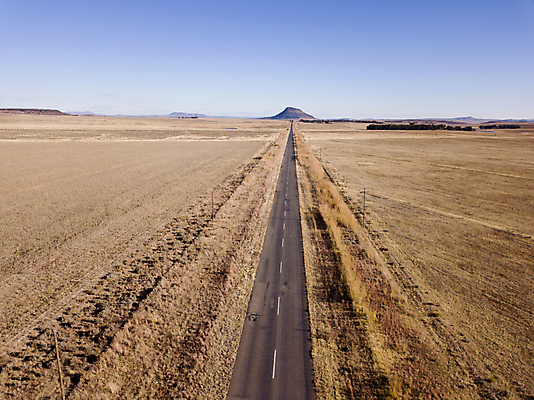 포토 JPG 해외이미지 도로 선 여행 자연 하늘 휴가 거리 안테나 풍경 사람없음 여름 시골 고속도로 아스팔트 멀리 드론 루트 방법 해외포토 계절 길 통신 교통시설 생태계 파일형식 이미지허브