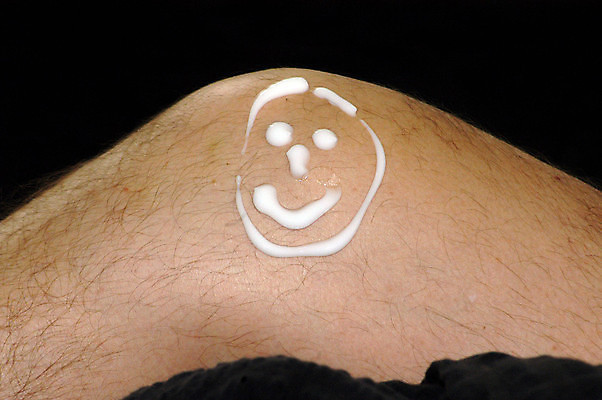 포토 JPG 해외이미지 모양 얼굴 신체 해부 발 근육 생물 건강 미소 사람 사람없음 신체부위 치료 약 건강관리 무릎 양발 치유 해외포토 의학 표정 관리 파일형식 이미지허브