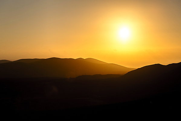 포토 JPG 해외이미지 전통 모래 파도 바다 섬 여행 자연 하늘 낚시 휴가 사람없음 물 파란색 컬러풀 마을 일몰 스페인 그림 화산 멀리 대서양 이국적 해외포토 자연요소 유럽 컬러 레저 산 노을 생태계 파일형식 이미지허브