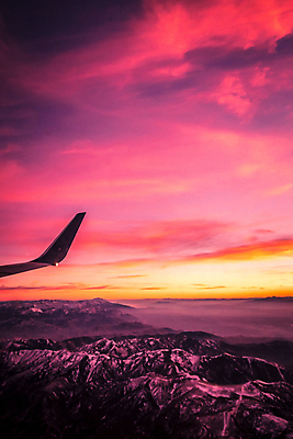 포토 JPG 해외이미지 분홍색 무지개 날개 자연 산 비행기 풍경 사람없음 컬러풀 뷰티 일몰 도시 넘어짐 대패 콜로라도 로키산맥 수평선 해외포토 자연요소 컬러 항공교통 모션 대중교통 노을 미국 생태계 파일형식 이미지허브