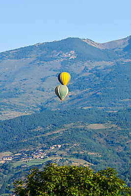 포토 JPG 해외이미지 주간 하늘 산 풍경 사람없음 야외 열기구 비행 해외포토 자연요소 항공교통 파일형식 이미지허브