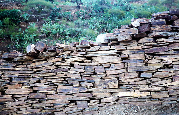 포토 JPG 해외이미지 벽 백그라운드 패턴 건축양식 자연 벽지 표면 추상 벽돌 주택 건조 돌담 사람없음 내부 갈색 블록 회색 거친 타일 질감 내추럴 석공 석판 옛날 채석 화강암 해외포토 건축 컬러 무늬 건물 담장 암석 돌_바위 생태계 파일형식 이미지허브