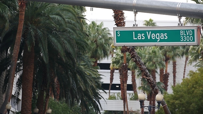 포토 JPG 해외이미지 접시 배너 길 상징 텍스트 교통시설 리조트 추상 간판 사람없음 건물 초록색 도시풍경 금속 계곡 미국 운전 도시 이름 도박 도심 교차로 심볼 카지노 방문 공지사항 주소 길가 명승지 레터링 해외포토 식기 건축물 컬러 교통 북아메리카 무늬 모션 재질 풍경 시설 파일형식 이미지허브