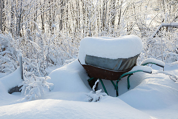 포토 JPG 해외이미지 겨울 사람없음 야외 쌓기 수레 오브젝트 눈치우기 제설 폭설 해외포토 계절 모션 눈_날씨 카트 자연재해 치우기 파일형식 이미지허브