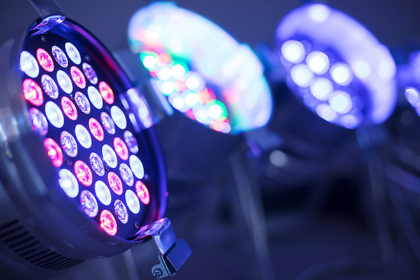 포토 JPG 해외이미지 조명 바닥 기념 이벤트 사람없음 장식 빛 반짝임 파티 축제 어둠 콘서트 무대 광선 램프 야간 번개 DJ 클럽 디스코 쇼 시멘트 장면 스포트라이트 광 땅바닥 콘크리트 주도 효과 해외포토 자연요소 음악 모션 날씨 공연 춤 예절 파일형식 이미지허브